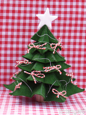 Tintangel 2011 – Kerstboom op ’t Plein (kdu430). Tintangel 2011 – Kerstboom op ’t Plein.
