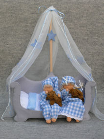 Tintangel 2009 &ndash; &rsquo;t Hemelbedtafereel met Lara en Lars.