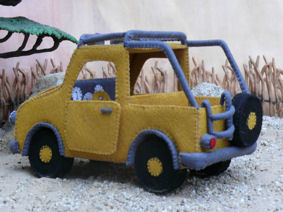Morris & Miny &ndash; de MuizenJeep achterkant.
