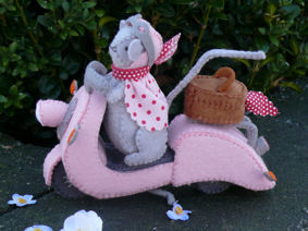 Morris & Minys Roller von der Seite her.